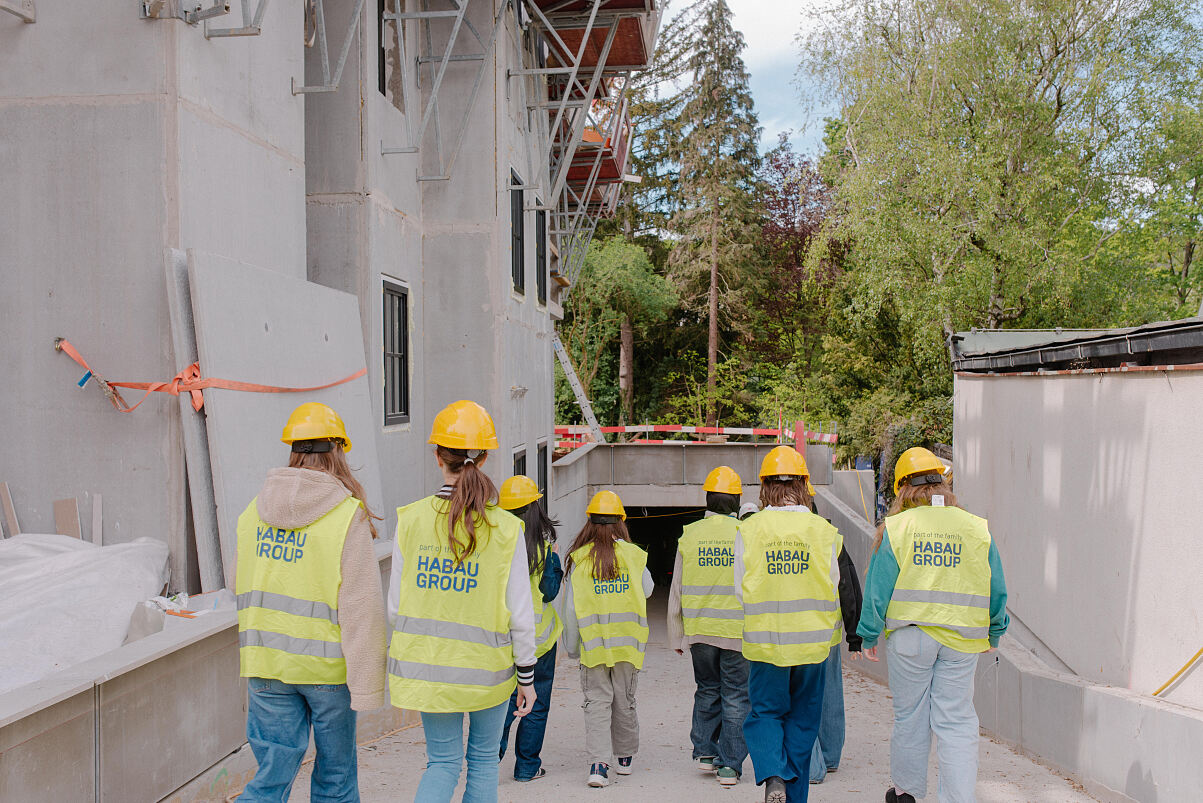 Technik hautnah erleben: HABAU GROUP lud zum Wiener Töchtertag und Girls Day in Perg