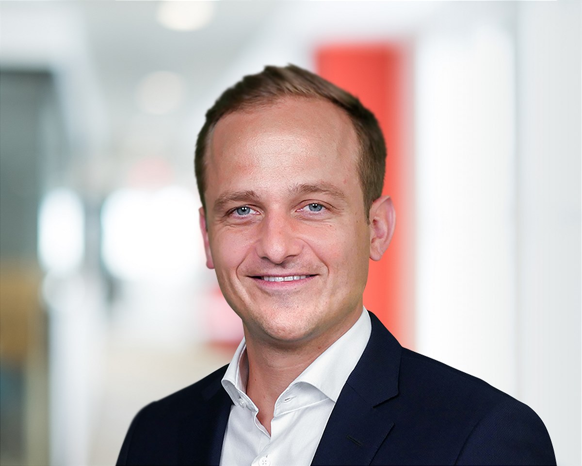 Nikolaus Zacher, Bain-Partner