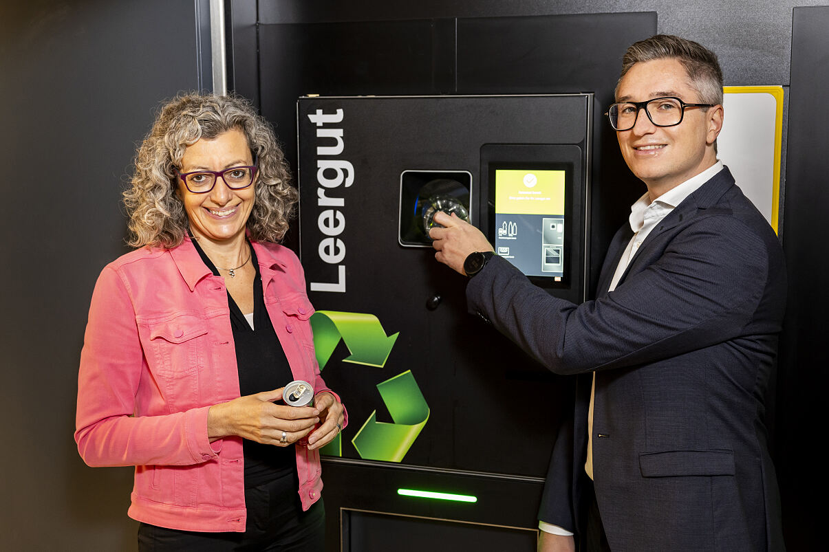 Monika Fiala und Simon Parth, Geschäftsführung Recycling Pfand Österreich